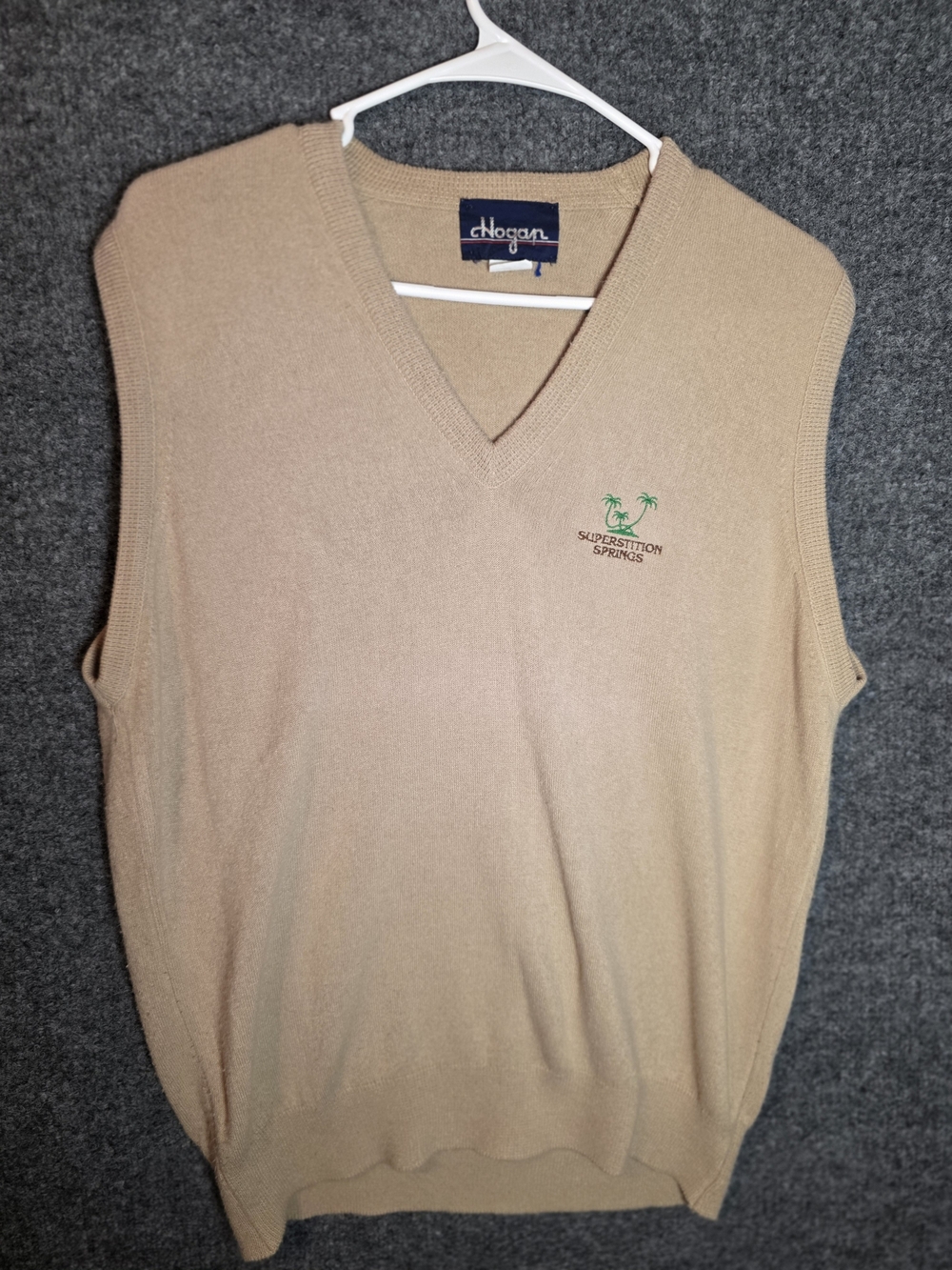 Hogan Golf Sweater Vest Men’s M Beige Superstition Springs Made USA